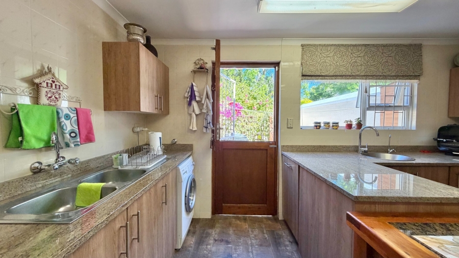 3 Bedroom Property for Sale in Paradyskloof Western Cape